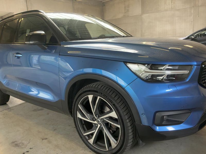 Volvo XC40 2.0 D4 R-Design AWD — zdjęcie 8