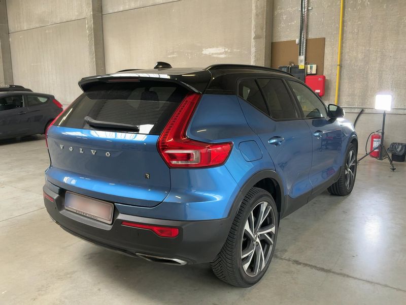 Volvo XC40 2.0 D4 R-Design AWD — zdjęcie 6