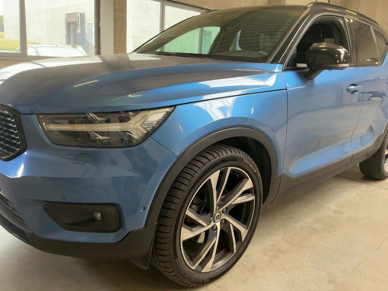 Volvo XC40 2.0 D4 R-Design AWD — zdjęcie 2