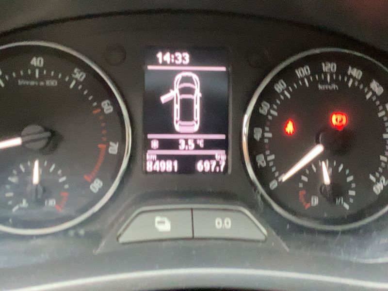 Skoda Fabia 1.2 Ambition — zdjęcie 13