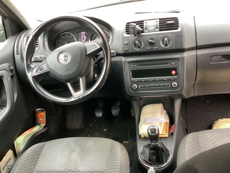 Skoda Fabia 1.2 Ambition — zdjęcie 12