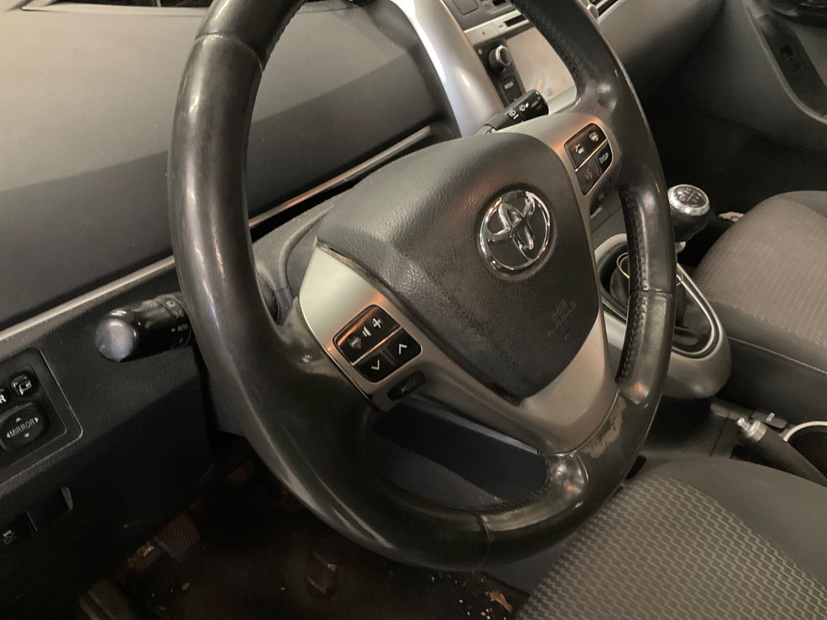 Toyota Verso 2015 — photo 28