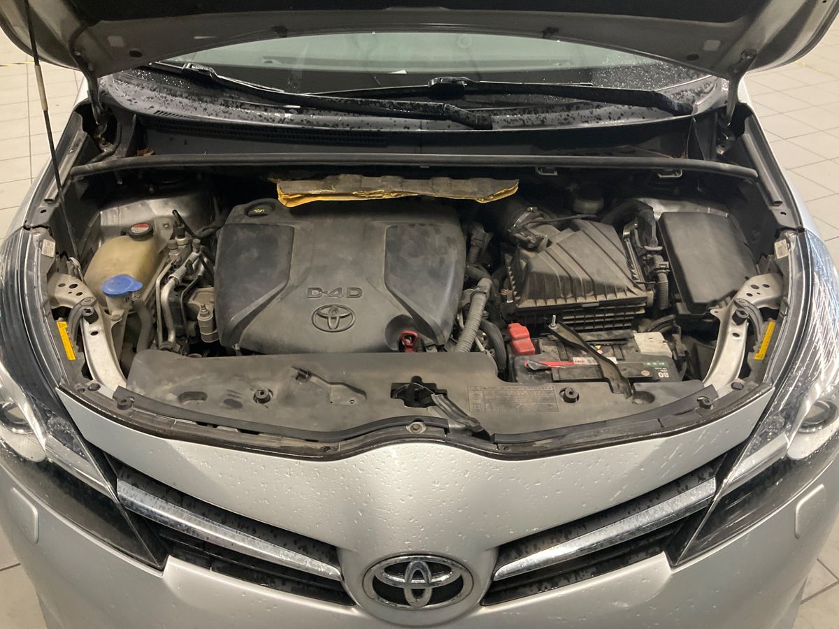Toyota Verso 2015 — photo 50