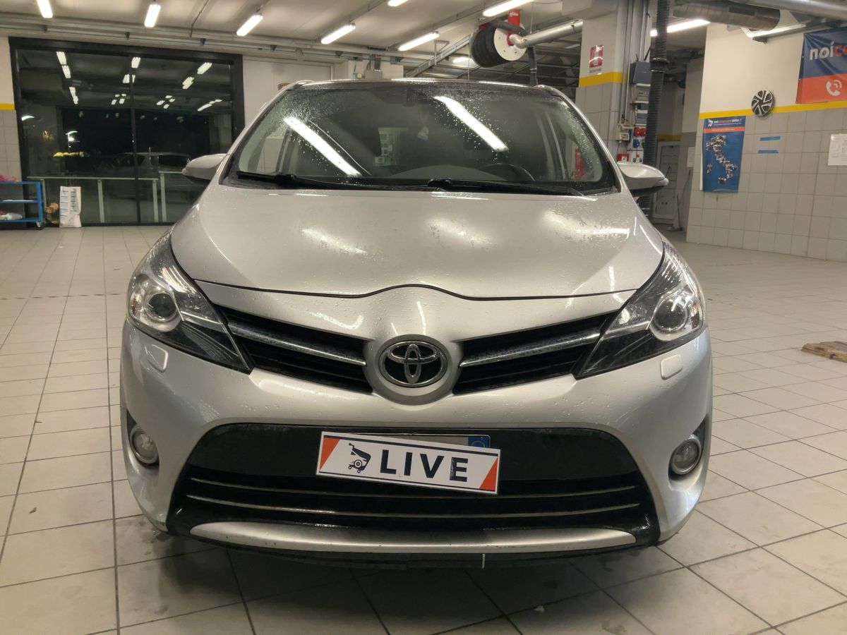 Toyota Verso 2015 — photo 15