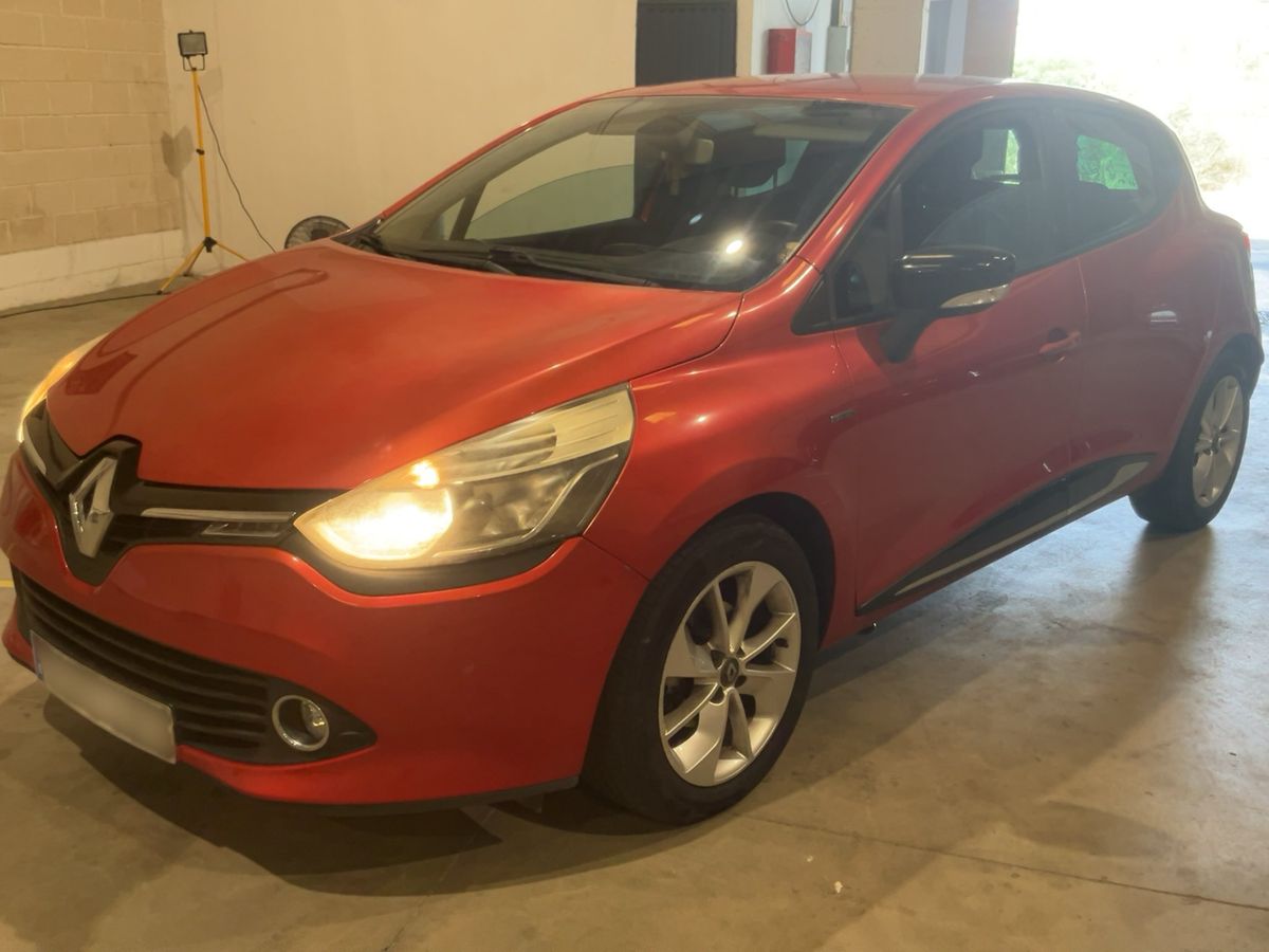 Renault Clio 2016 — photo 1