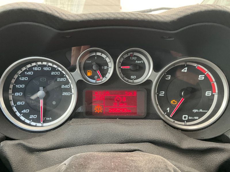 Alfa Romeo MiTo 1.6 JTD Distinctive — zdjęcie 13