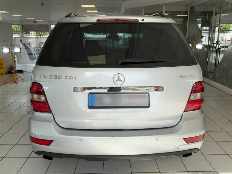 Mercedes-Benz M-Klasse ML 300 CDI BlueEfficiency — zdjęcie 5