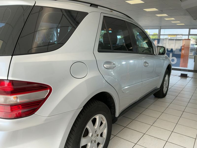 Mercedes-Benz M-Klasse ML 300 CDI BlueEfficiency — zdjęcie 6