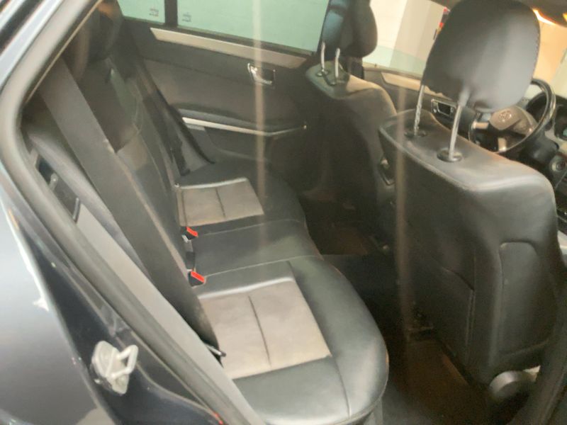Mercedes-Benz E-Klasse E 200 CDI T BlueEfficiency Avantgarde 2011 – снимка 19