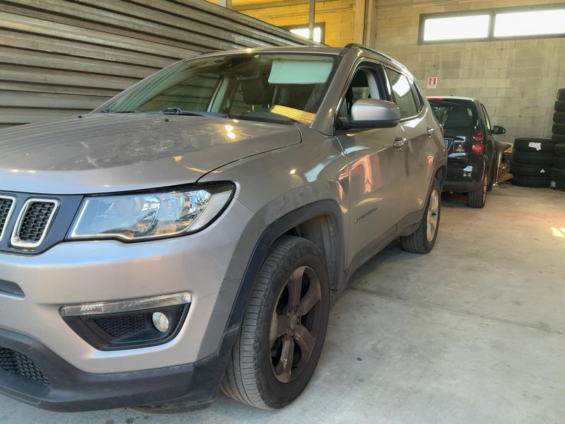 Jeep Compass 2.0 M-Jet Longitude 4WD 2019 – снимка 2