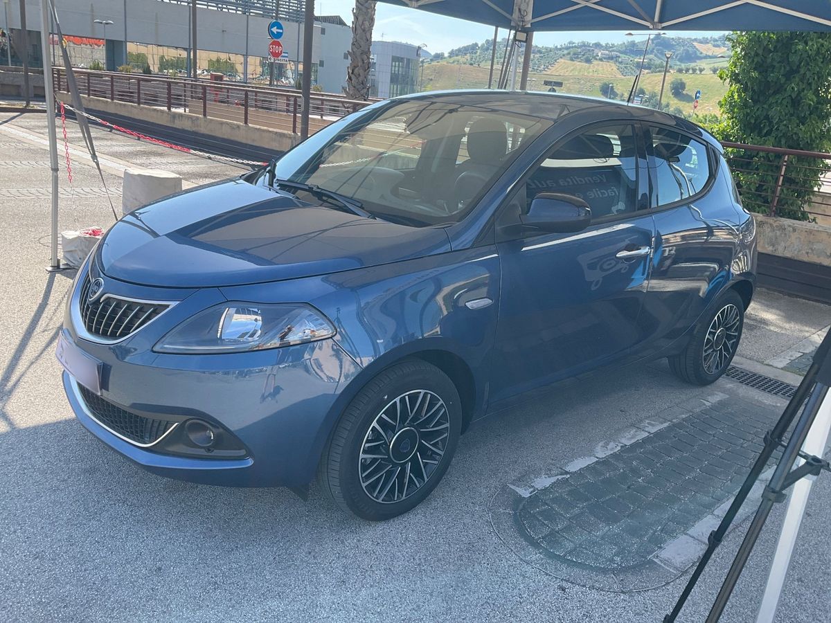 Lancia Ypsilon 2024
