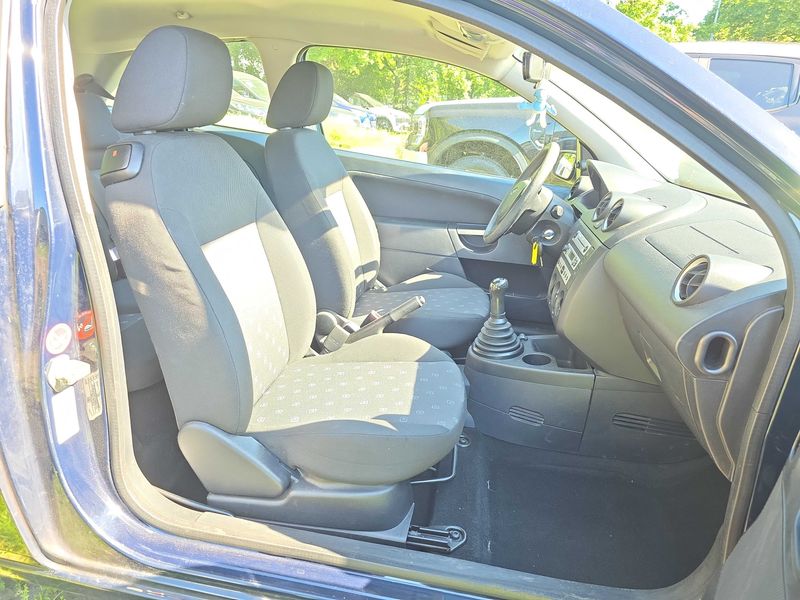 Ford Fiesta 1.4 Viva X 2005 – снимка 10