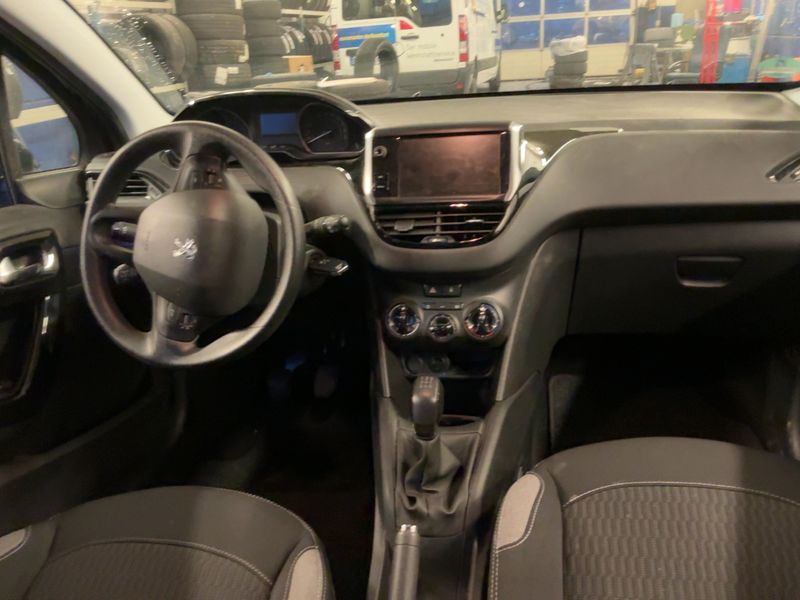Peugeot 208 1.0 VTi Active 2017 – снимка 17