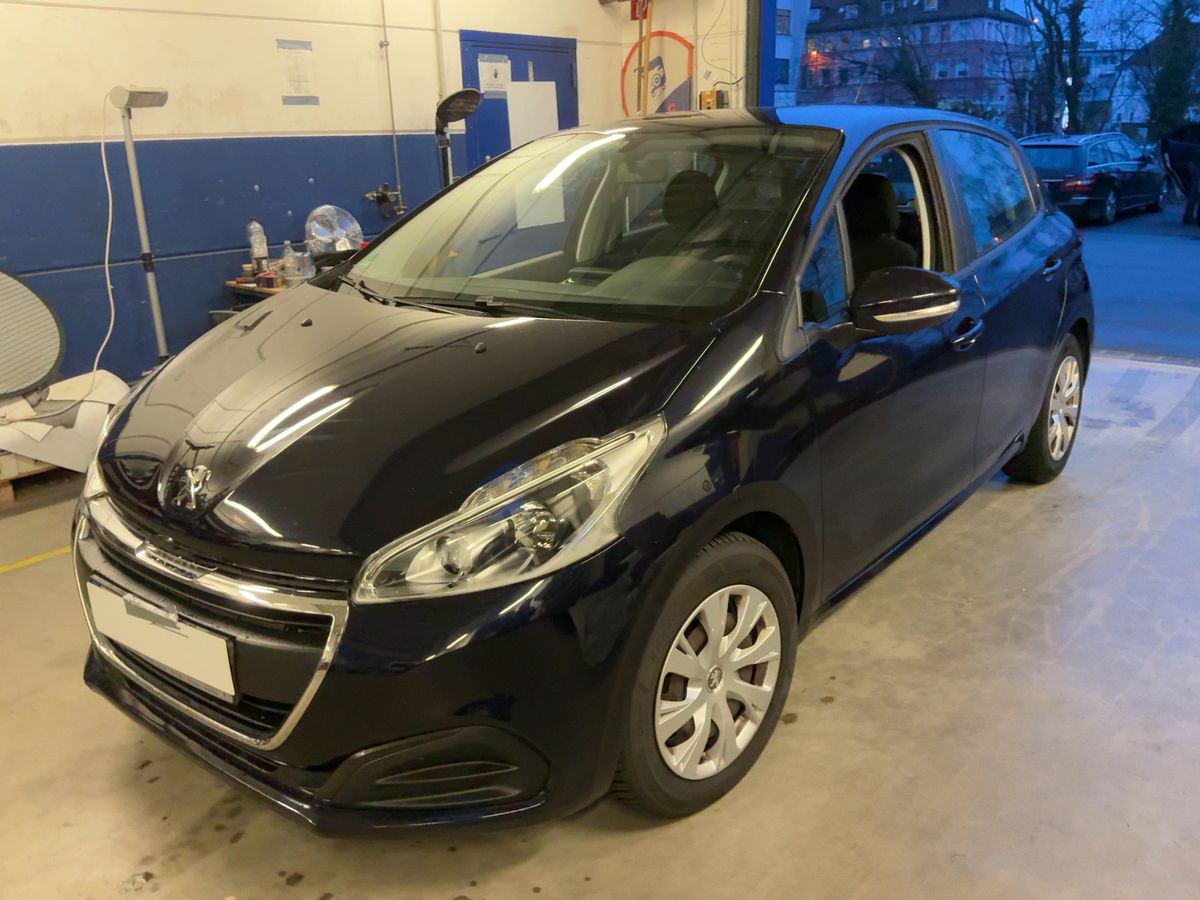Peugeot 208 2017 — photo 1