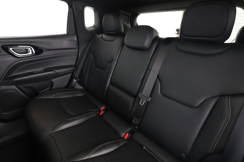 Jeep Compass 1.3 T-GDi S FWD — zdjęcie 14