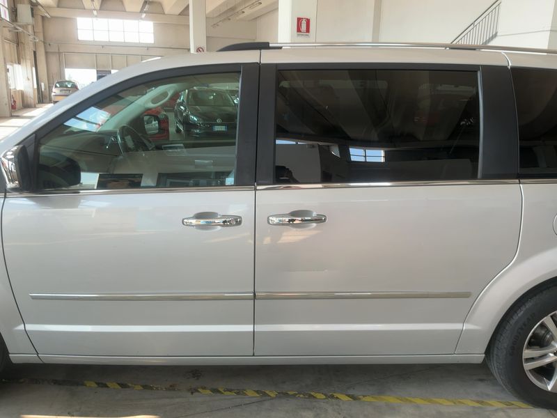Chrysler Grand Voyager 2.8 CRD Limited — zdjęcie 4
