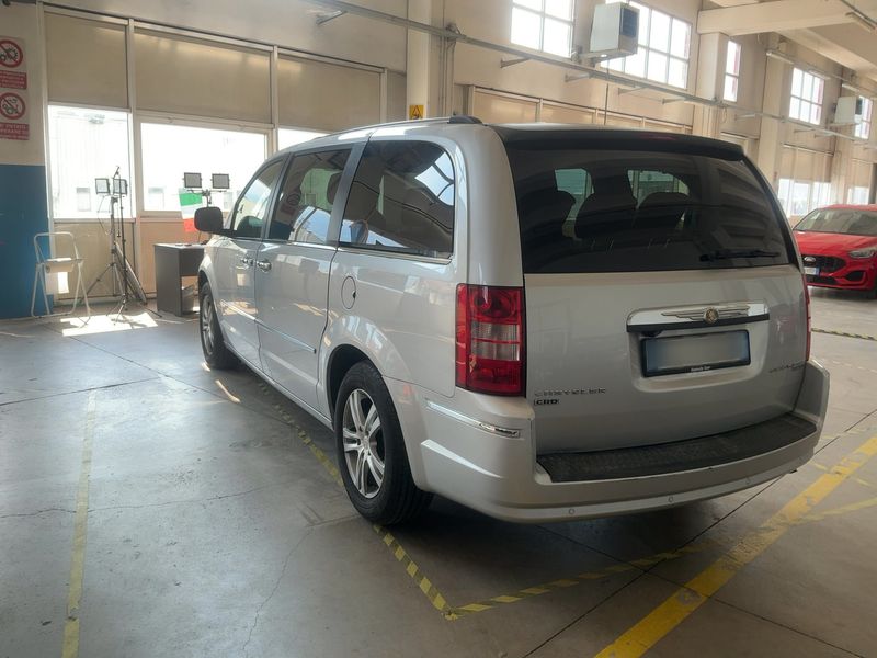 Chrysler Grand Voyager 2.8 CRD Limited — zdjęcie 3