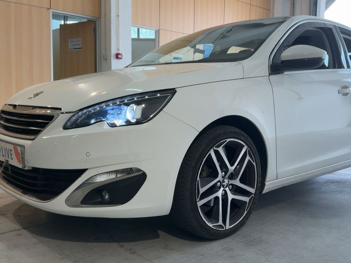 Peugeot 308 1.2 PureTech Allure Business