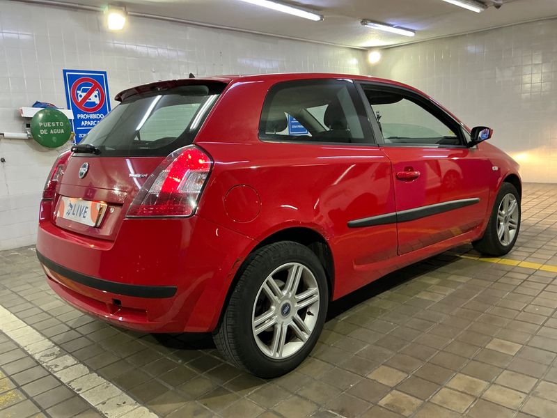 Fiat Stilo 1.9 JTD 120 Dynamic — zdjęcie 2