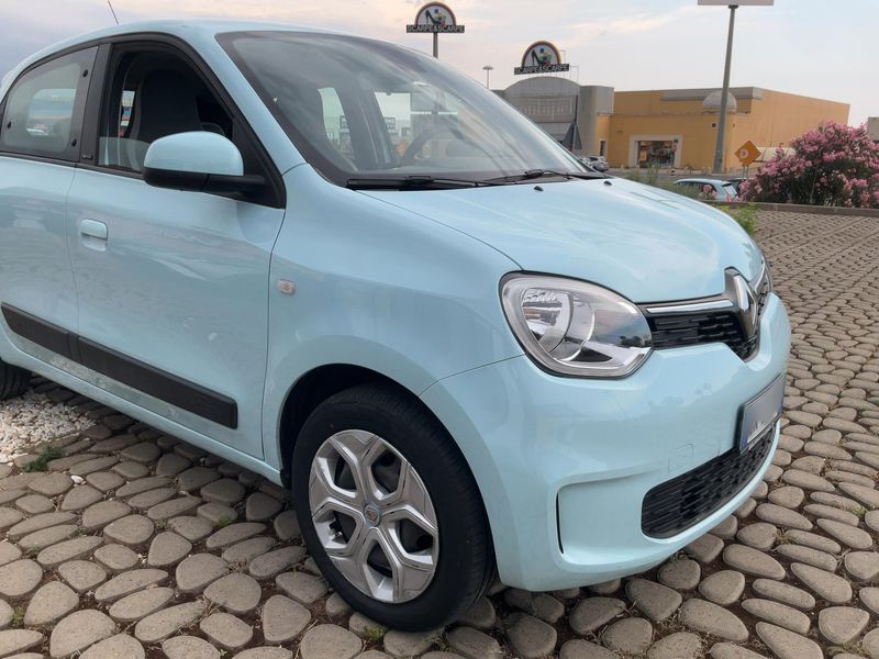 Renault Twingo electric drive 60 kW Zen Electric 2022 – снимка 12