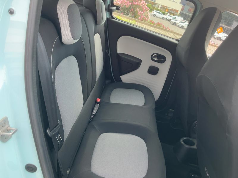 Renault Twingo electric drive 60 kW Zen Electric 2022 – снимка 19