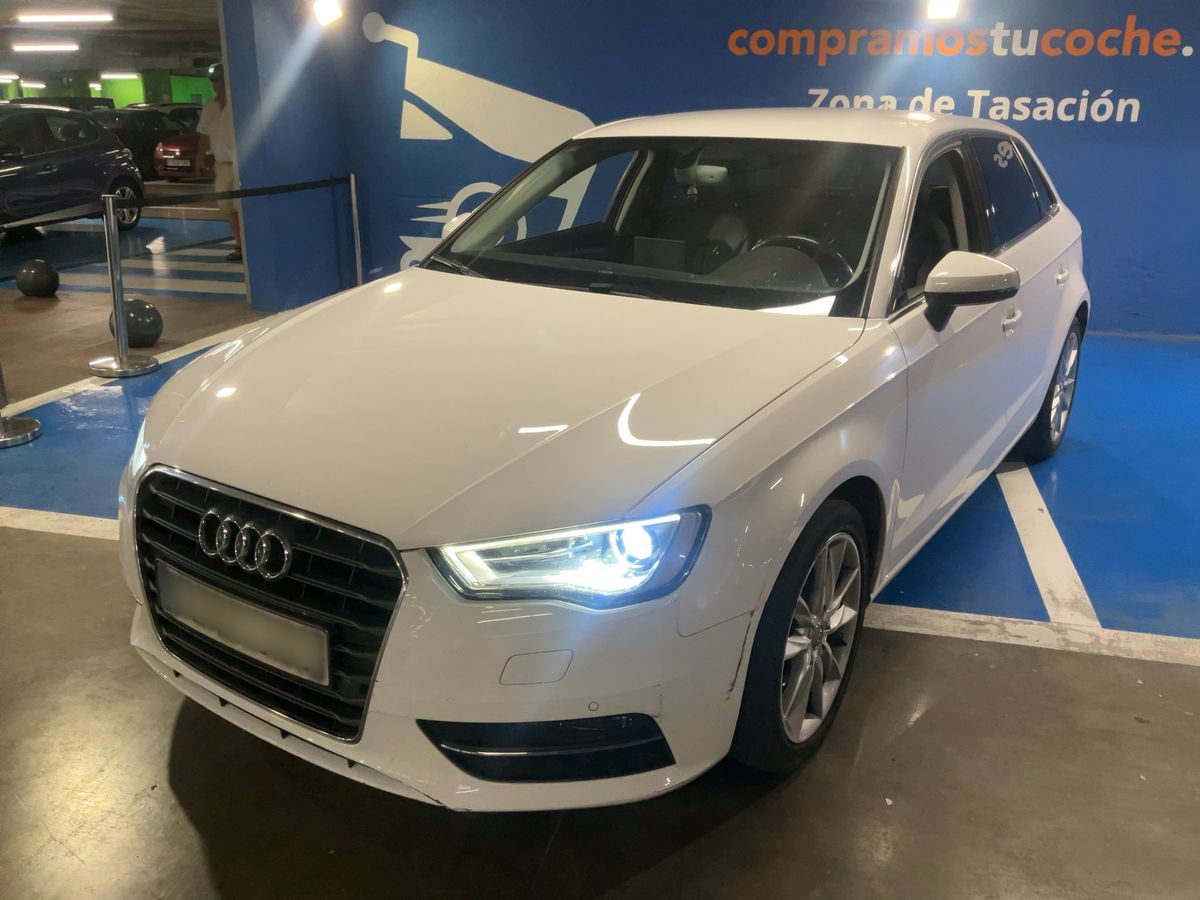 Audi A3 2015 — photo 1