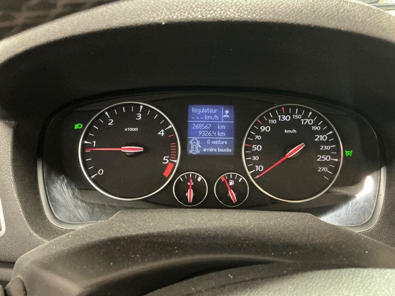 Renault Laguna 2.0 dCi GT 4Control — zdjęcie 4
