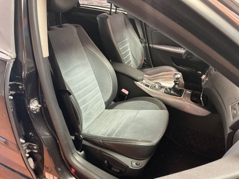 Renault Laguna 2.0 dCi GT 4Control — zdjęcie 3