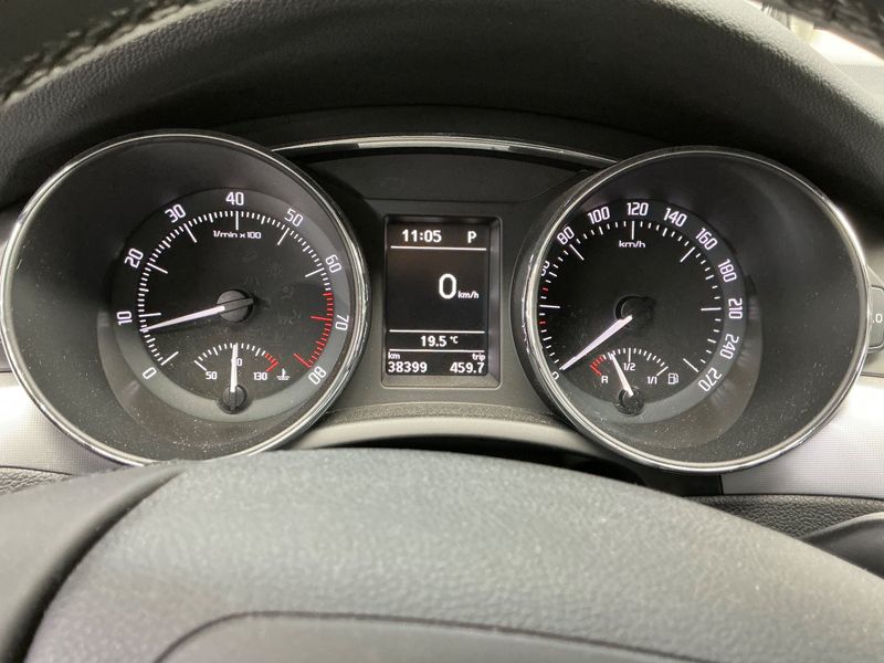 Skoda Superb 2.0 TSI Ambition — zdjęcie 13