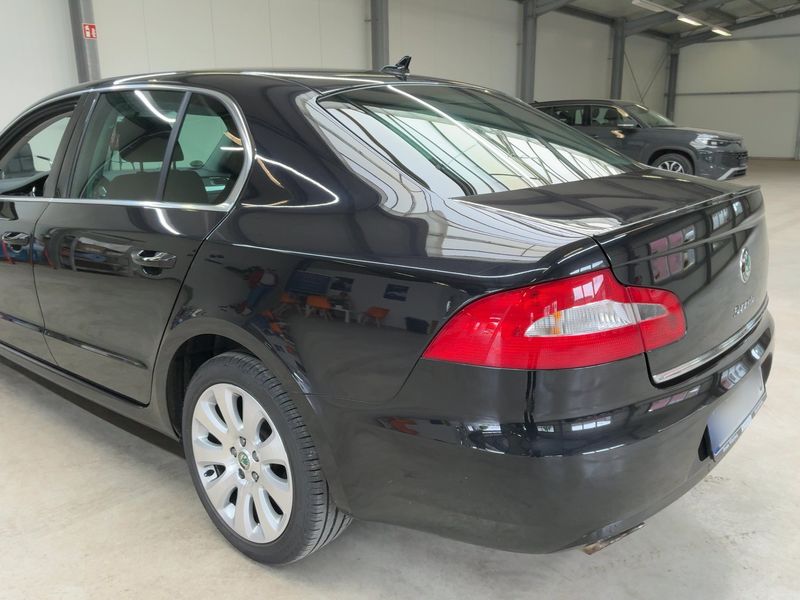 Skoda Superb 2.0 TSI Ambition — zdjęcie 3