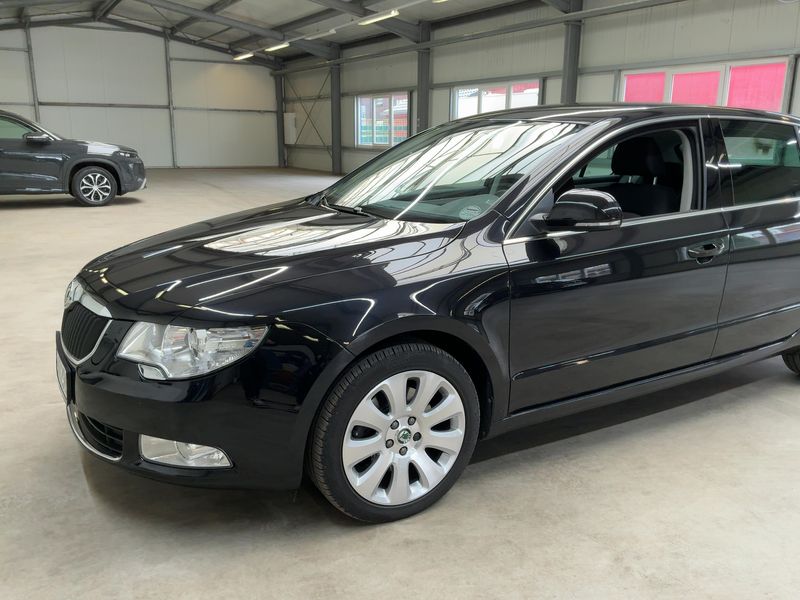 Skoda Superb 2.0 TSI Ambition — zdjęcie 2