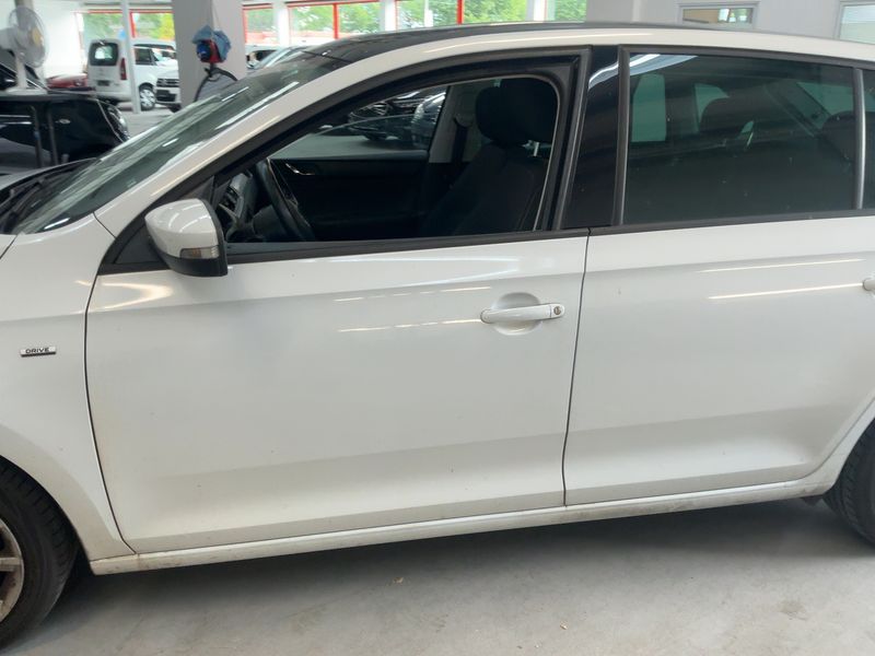 Skoda Rapid Spaceback 1.2 TSI Drive — zdjęcie 4