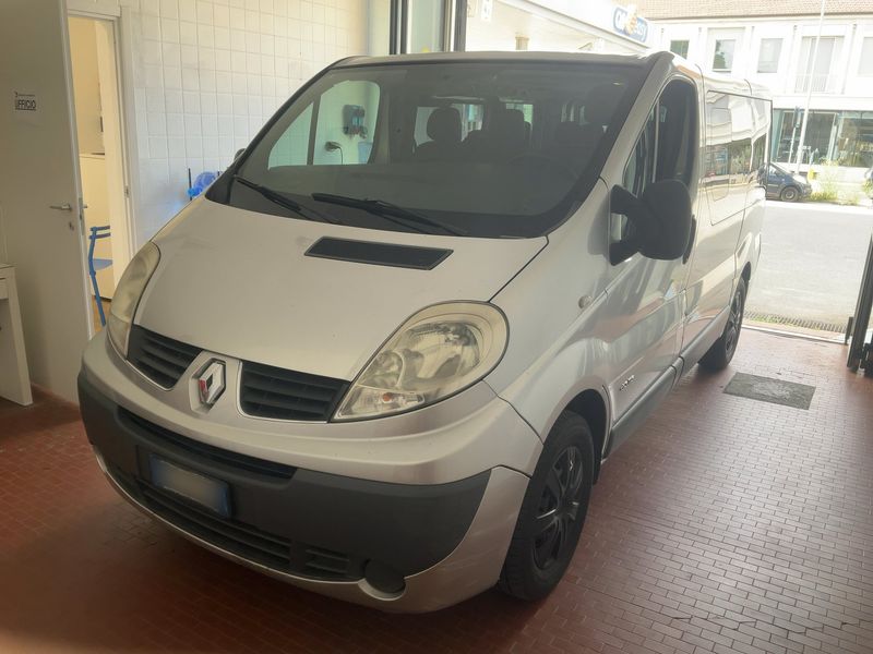 Renault Trafic 2.0 dCi Passenger Expression — zdjęcie 1