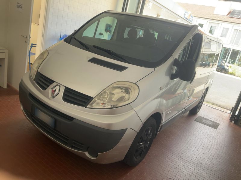 Renault Trafic 2.0 dCi Passenger Expression — zdjęcie 2