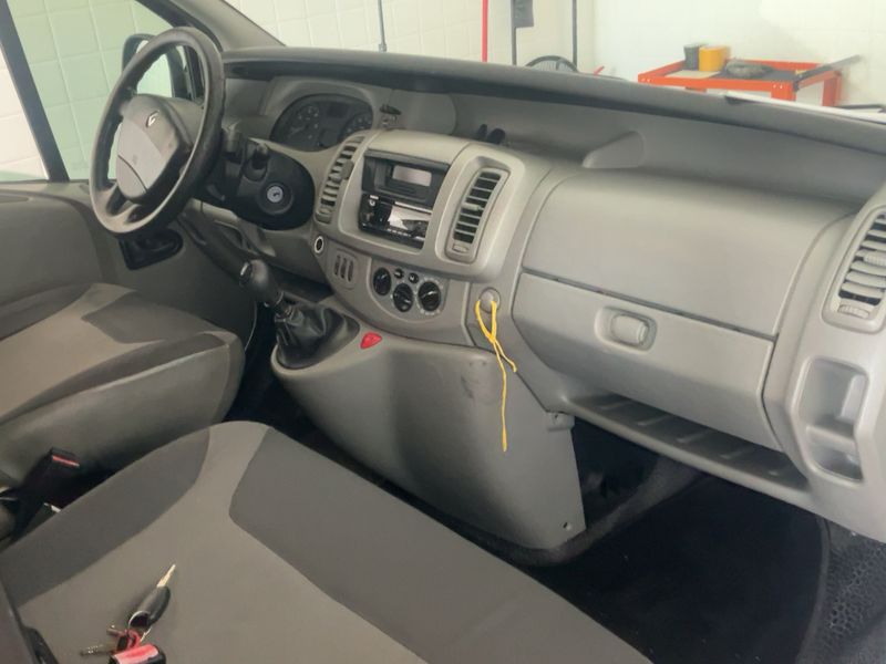 Renault Trafic 2.0 dCi Passenger Expression — zdjęcie 12
