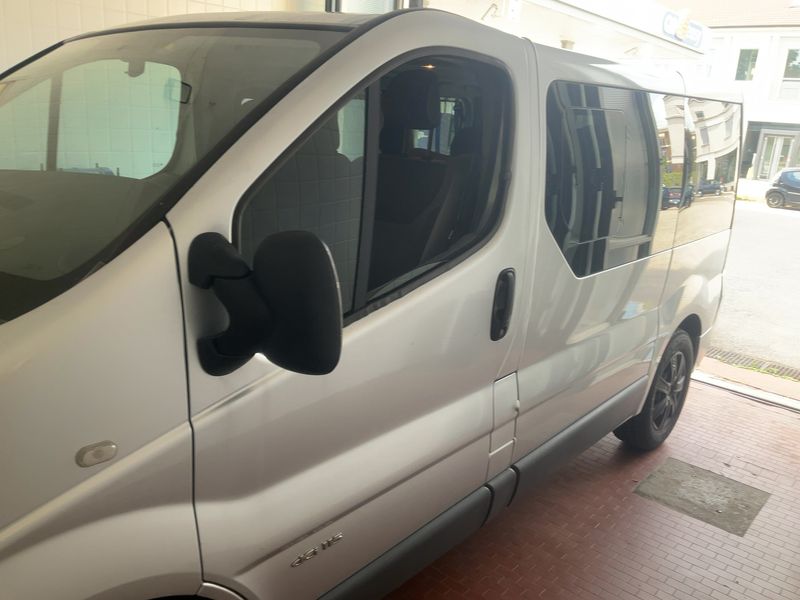 Renault Trafic 2.0 dCi Passenger Expression — zdjęcie 4