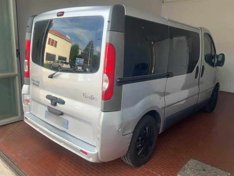 Renault Trafic 2.0 dCi Passenger Expression — zdjęcie 6