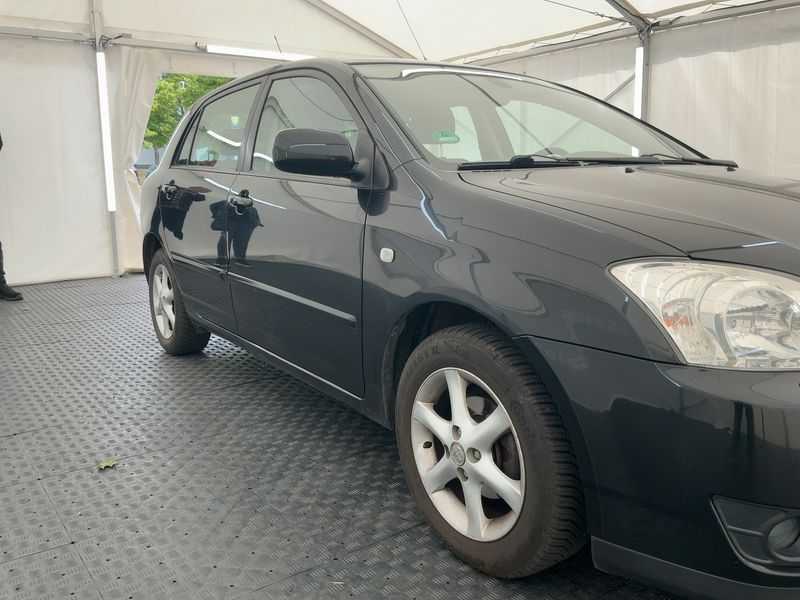 Toyota Corolla 1.6 Compact Edition — zdjęcie 8