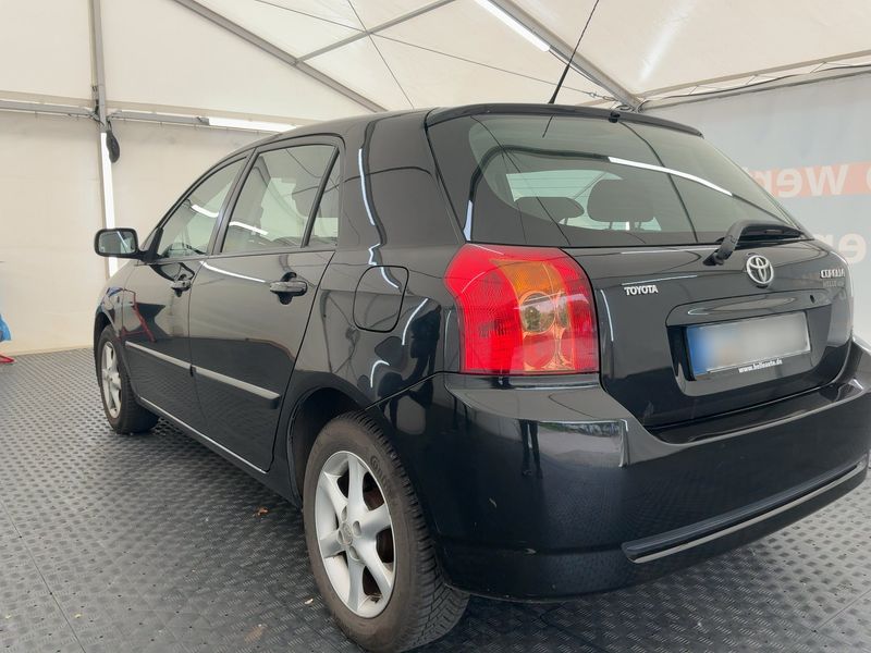 Toyota Corolla 1.6 Compact Edition — zdjęcie 3