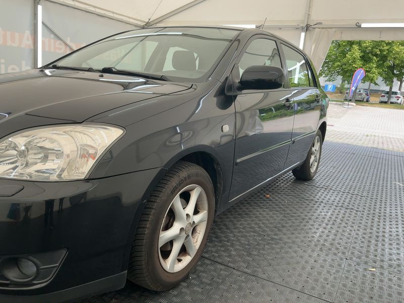 Toyota Corolla 1.6 Compact Edition — zdjęcie 2