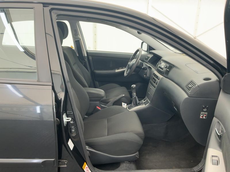 Toyota Corolla 1.6 Compact Edition — zdjęcie 11