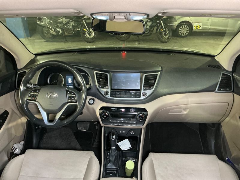 Hyundai Tucson 1.7 CRDi Xpossible ISG 2WD 2016 – снимка 17