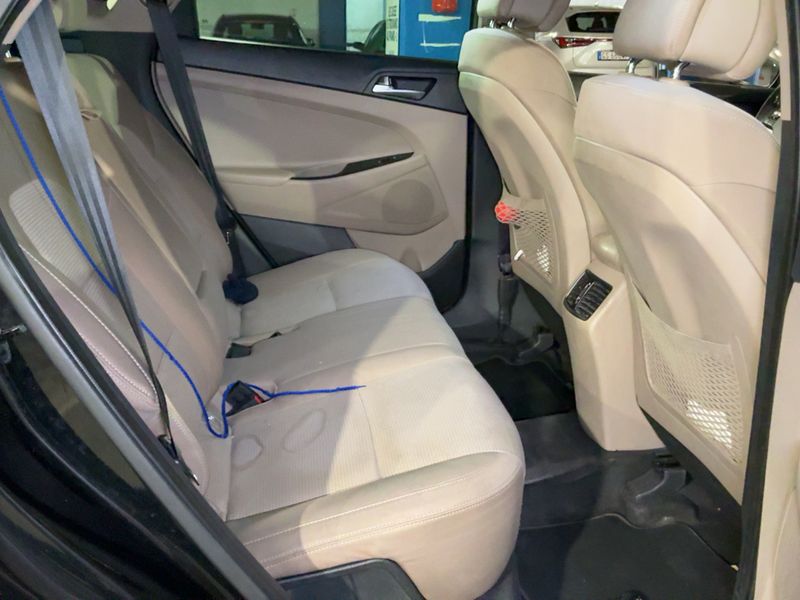 Hyundai Tucson 1.7 CRDi Xpossible ISG 2WD 2016 – снимка 19