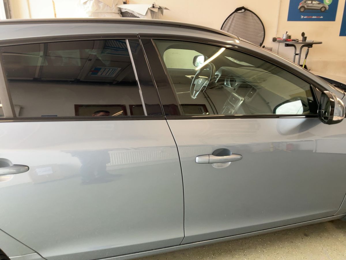 Volvo V60 2017 — photo 11