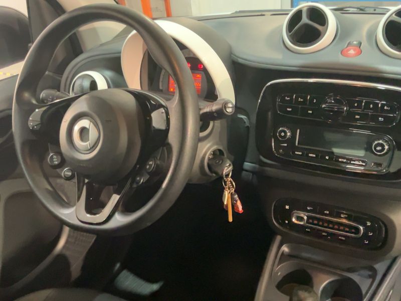 Smart fortwo 1.0 youngster — zdjęcie 12