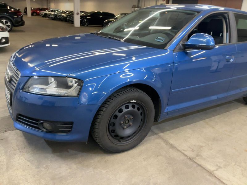 Audi A3 Sportback 1.6 Attraction 2010 – снимка 2