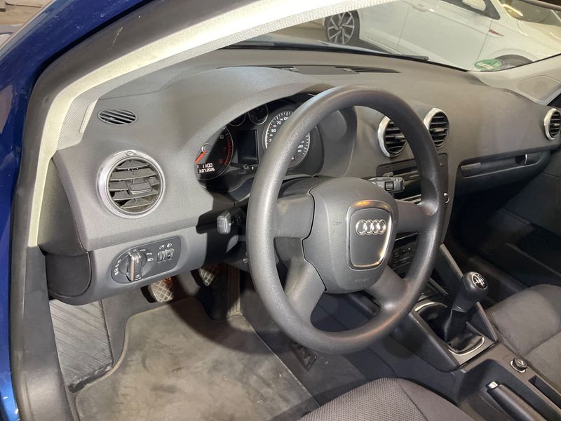 Audi A3 Sportback 1.6 Attraction 2010 – снимка 27