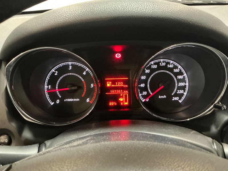 Citroen C4 Aircross 1.6 e-HDi Confort 4x2 — zdjęcie 13