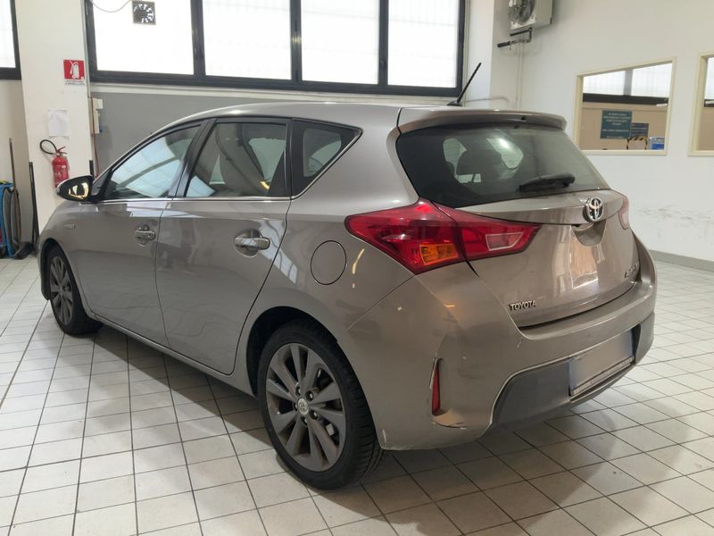 Toyota Auris 1.8 Hybrid Active+ — zdjęcie 3