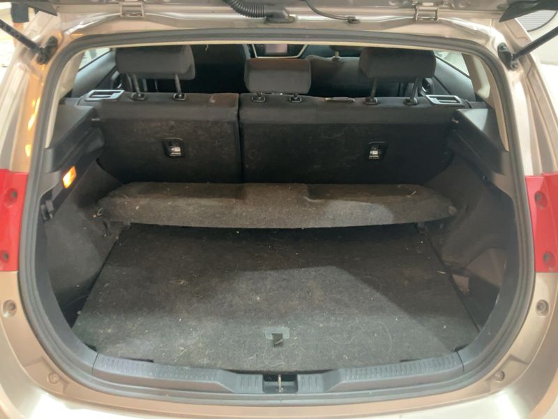 Toyota Auris 1.8 Hybrid Active+ — zdjęcie 10